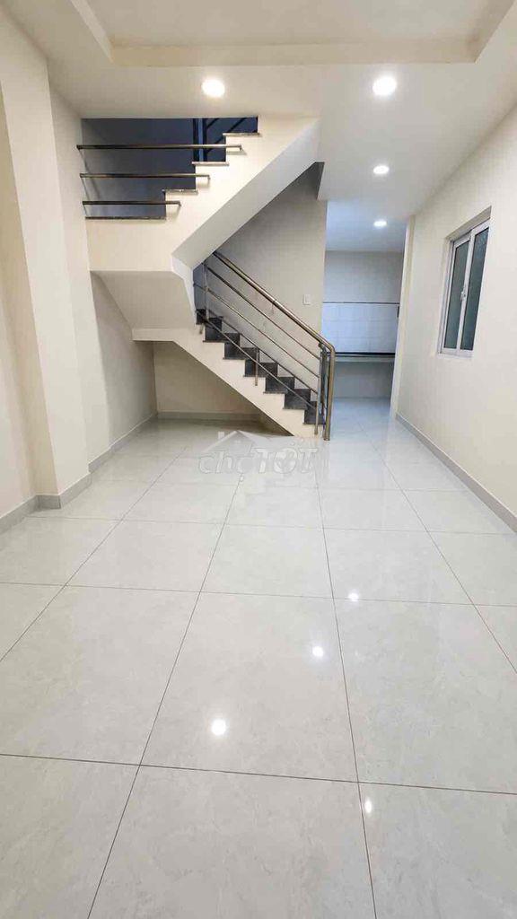 🔥 Lê hồng phong q10 – sát mặt tiền – 2pn – chỉ 4,45 tỷ 🔥