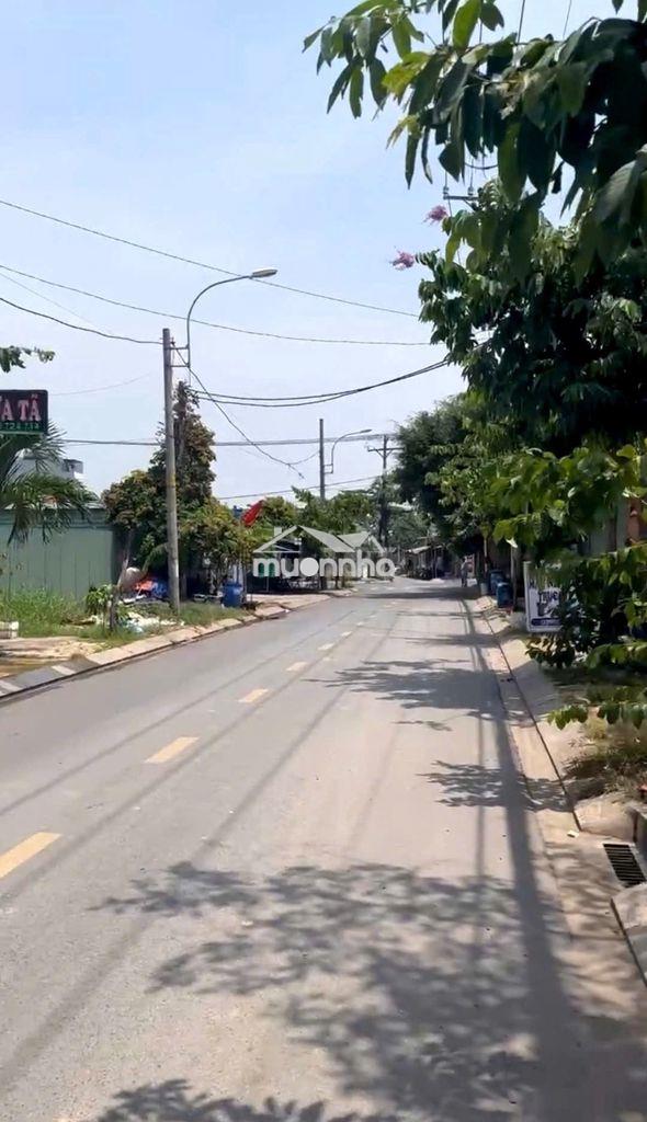 Bán gấp nhà xưởng 10x35, gần chợ thới tứ, đường xe tải lớn 12m thông