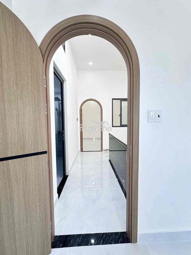 Chỉ 5.4 tỷ - nhà sát tên lửa - 48m2 ( 4.5 x 14) - 3pn - đường 5m - 4