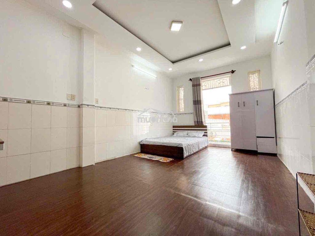 Chính chủ cho thuê phòng rộng 40m2 - ban công - full nội thất -đầm sen - 2