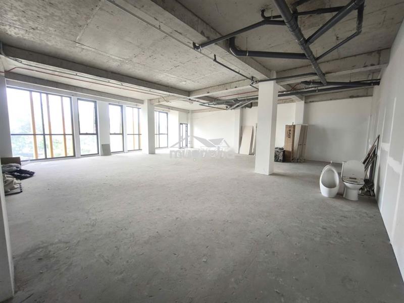 Mb văn phòng rộng 150m2 - giá cực kỳ ưu đãi khi giảm ngay 50% năm đầu