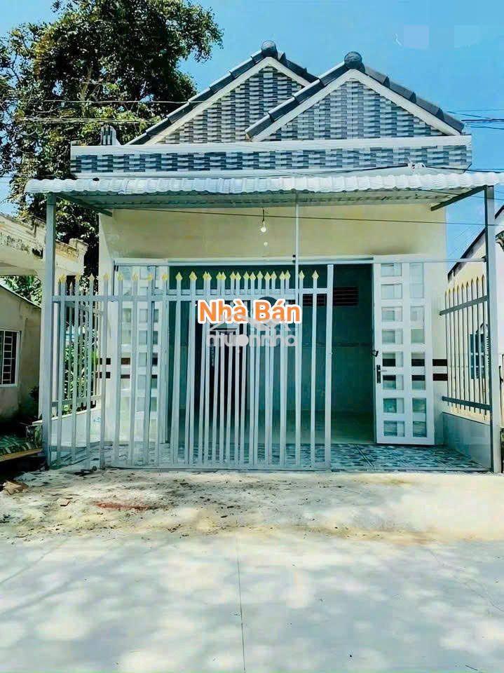 Tìm chủ mới căn nhà cấp 4 chỉ 1 ty350 gần kcn tây bắc . dt 109m2 ,shr