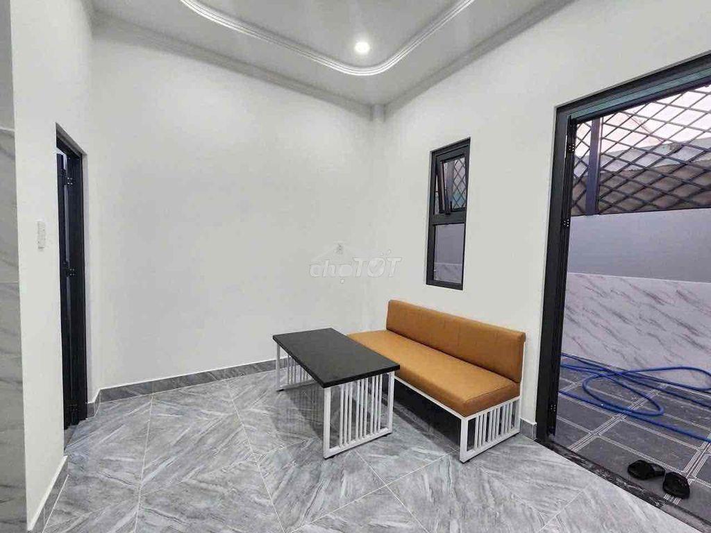Cho thuê nhà liền kề cổng chung phường phú hoà - 3
