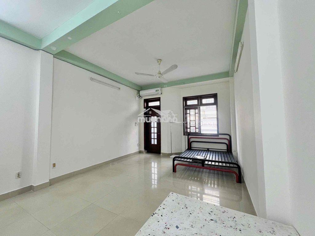 Cho thuê căn hộ nguyên tầng 45m2 siêu to ngay 3 tháng 2 quận 10 - 2