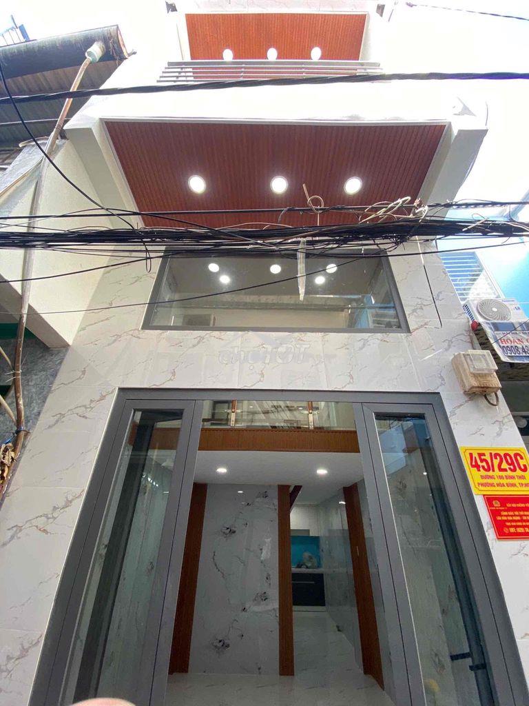Chính chủ bán nhà mới dọn vô ở liền ngay trung tâm q11