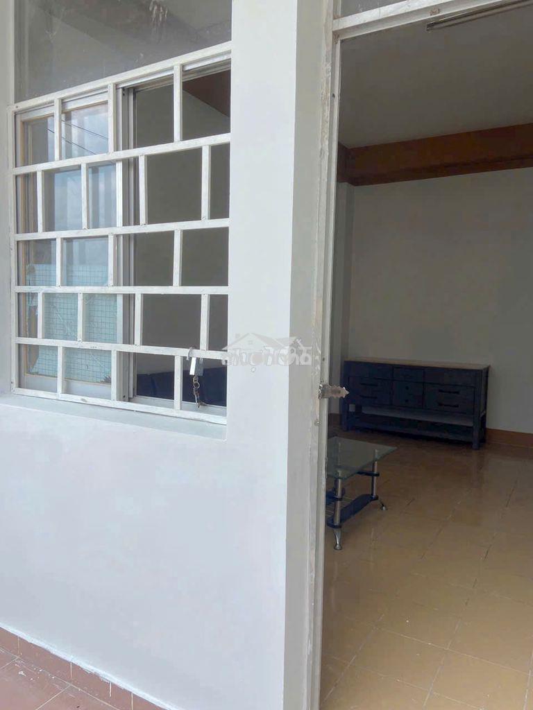 Căn hộ phú mỹ. em gái u50 vay nóng tiệm cầm đồ giá tan nát - 4