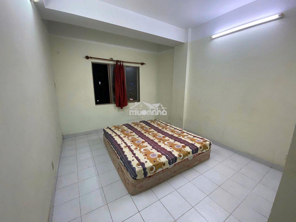 Chung cư 590- cmt8-p.nhiêu lộc:80m2,2p ngủ, không nt giá 11tr/th - 3
