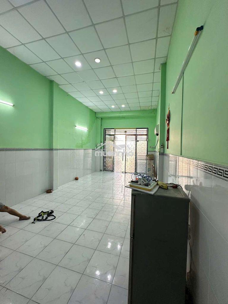 Nhà đường xe tải - 2pn - gần chợ - 3