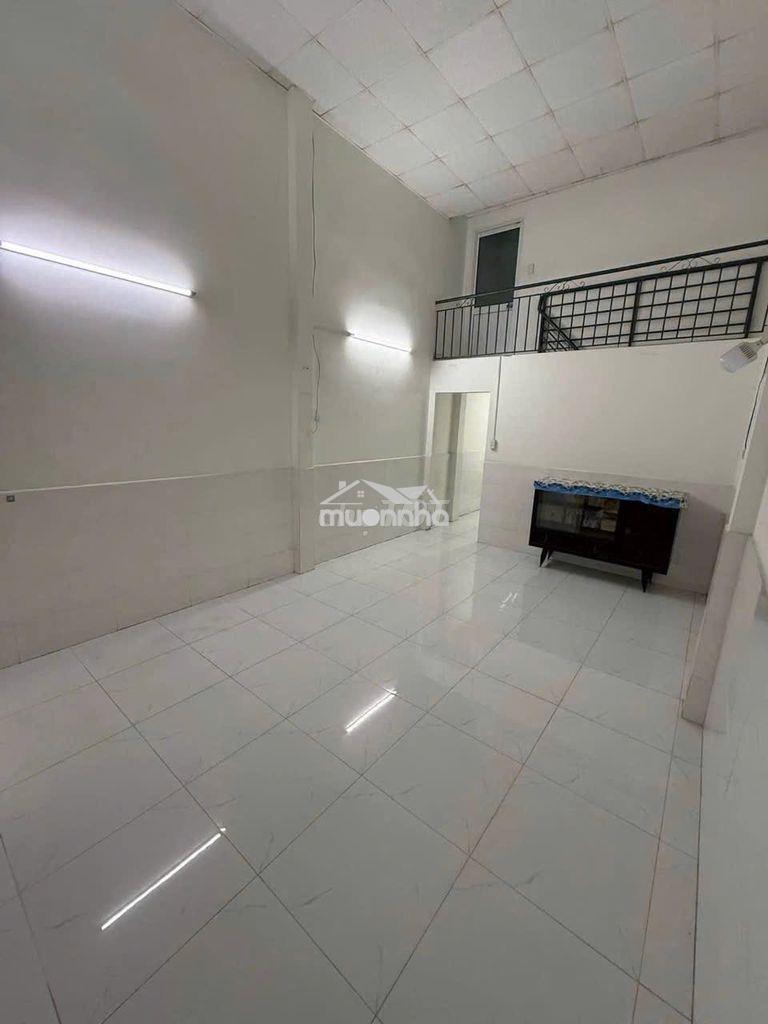 Cho thuê nhà đường vườn lài hẻm thông 4 x 12 m đúc lửng : 1 pn , 2 wc - 3