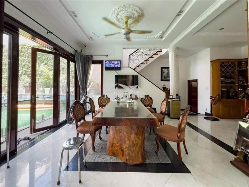Biệt thự bình lợi 10x20(200m2) 3 tầng, giá 26.9 tỷ tl