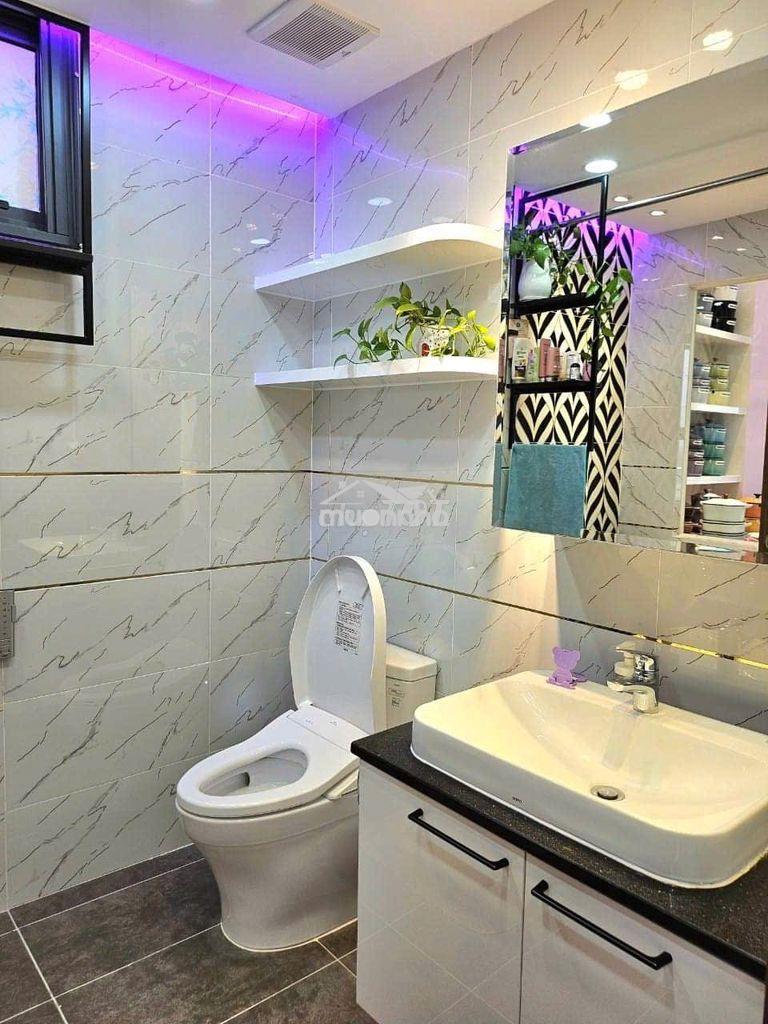 Bán căn vip akari tầng cao 3pn, 3wc 121m2 full nội thất 6,5 tỷ. - 2