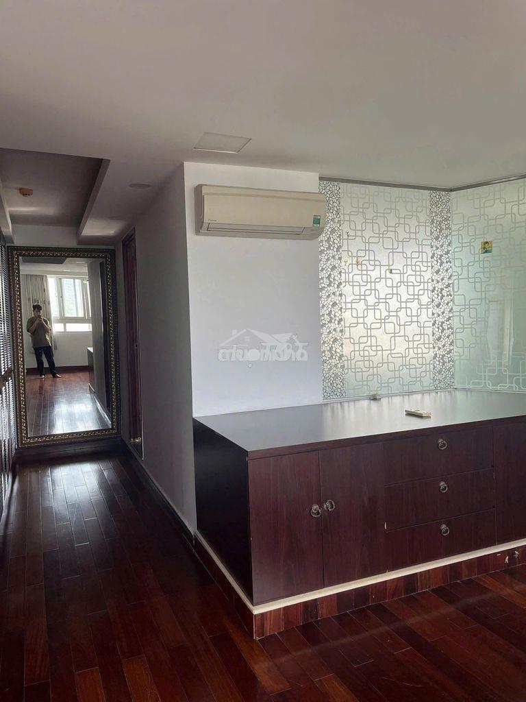 Cần cho thuê căn hộ hùng vương plaza p12. q5, 22tr/tháng - 2