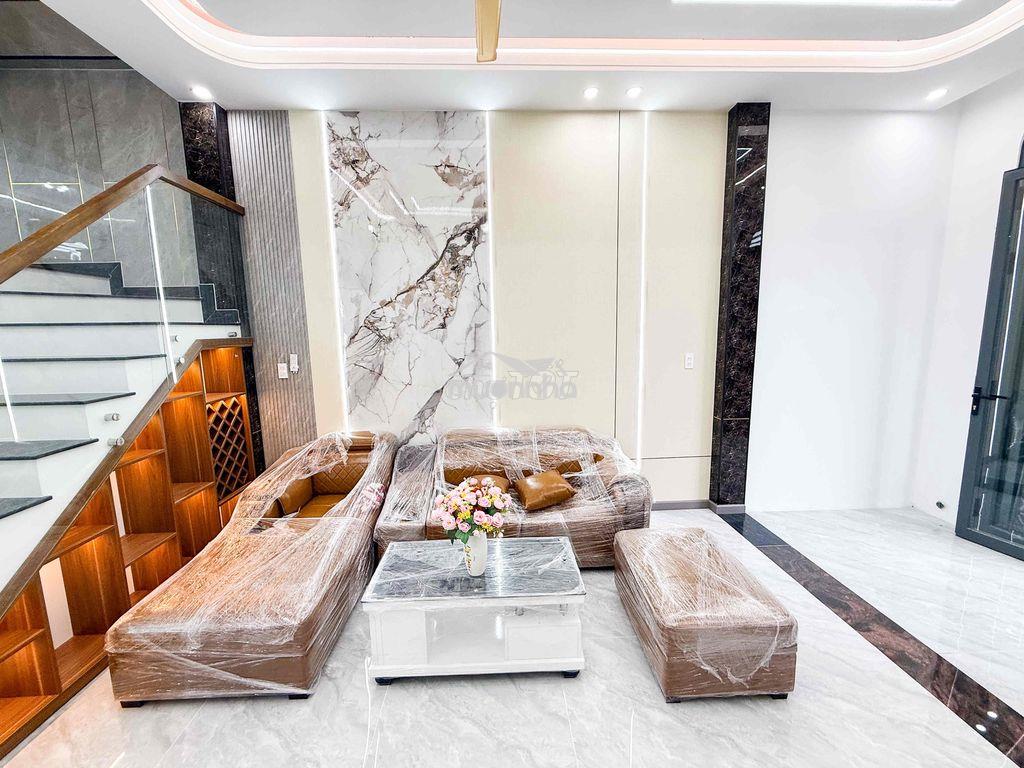 Bán nhà p. bửu hoà. dt: 65m2 sổ hoàn công. giá chỉ 3,2 tỷ - 4