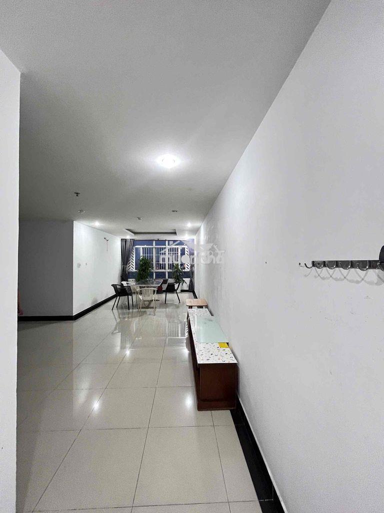 Cho thuê chung cư giai việt 854 - 4