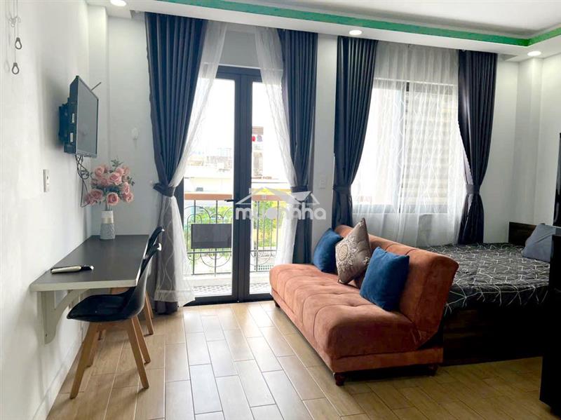 Studio full nội thất – ban công riêng – gần hàng xanh