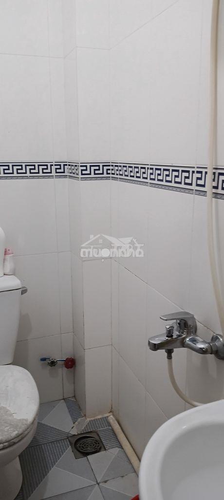 Cho 1 nữ ở ghép  - 2