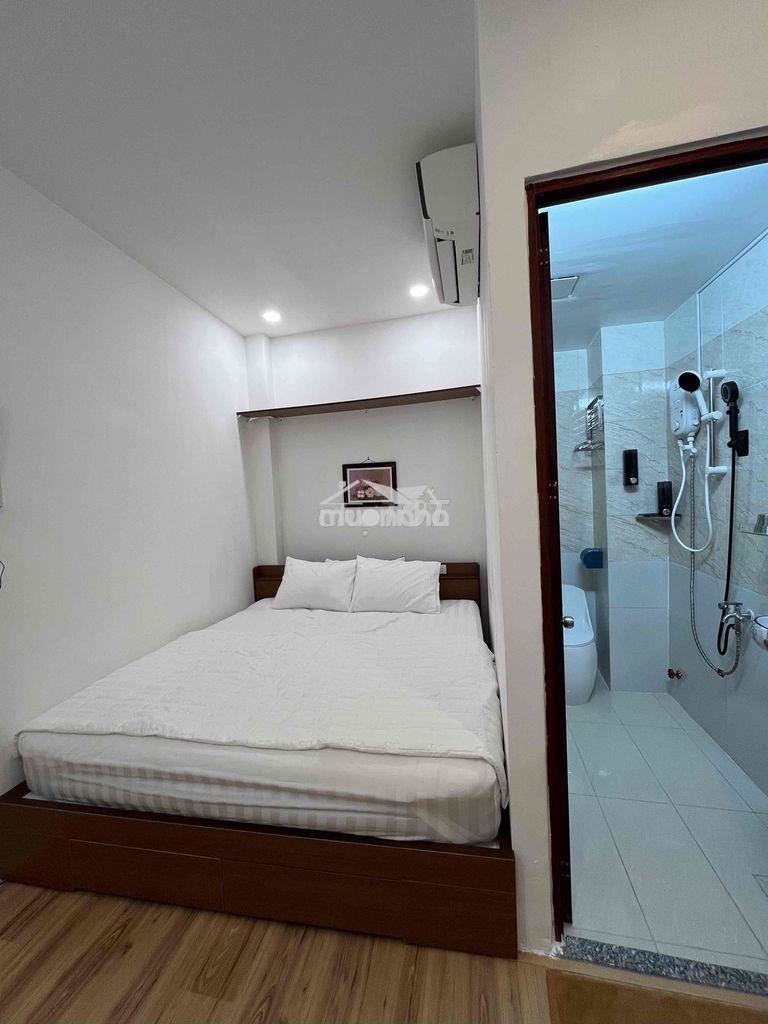 Cho thuê phòng mặt tiền số 6 hồ hảo hớn, q1 - 3