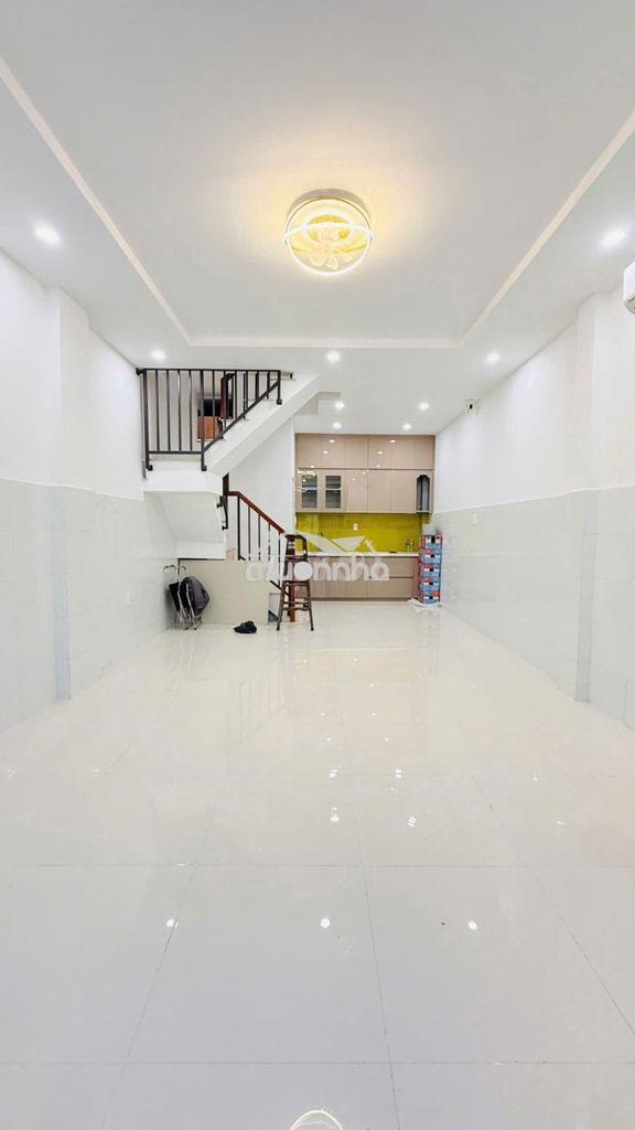 Tân phú kế đầm sen -sổ a4 không lộ giới - ô tô đỗ cửa - 4x8,1 - 4,95t - 3