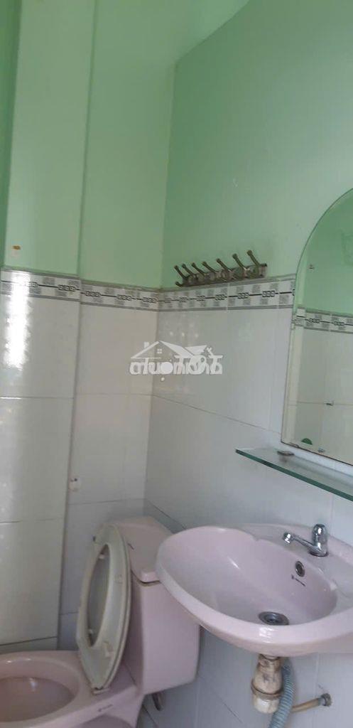 Cho sv nữ thuê phòng riêng, có cửa sổ, ban công, lối đi riêng, quận 4 - 3
