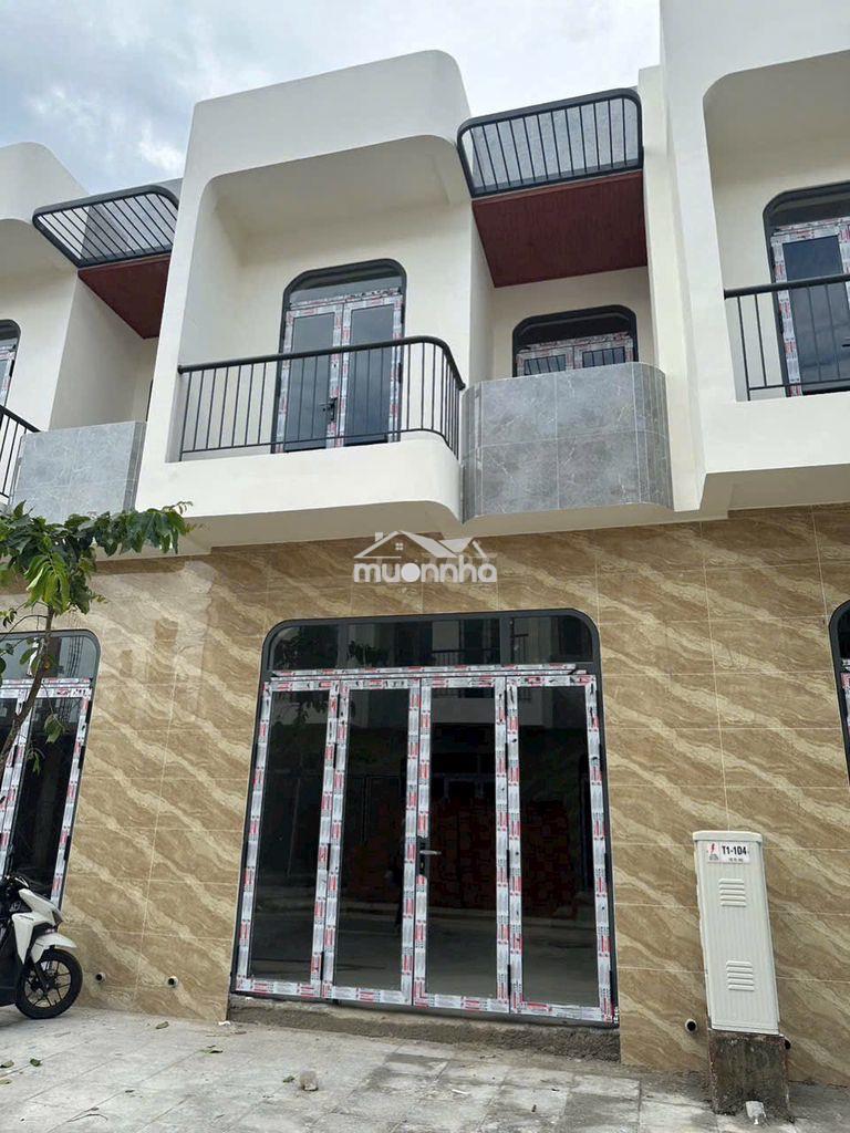 Nhà mới xây kế chợ trung tâm tp tân uyên - 3