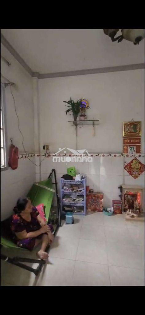 Nhà chính chủ hẻm xe hơi 1 lầu kiên cố
