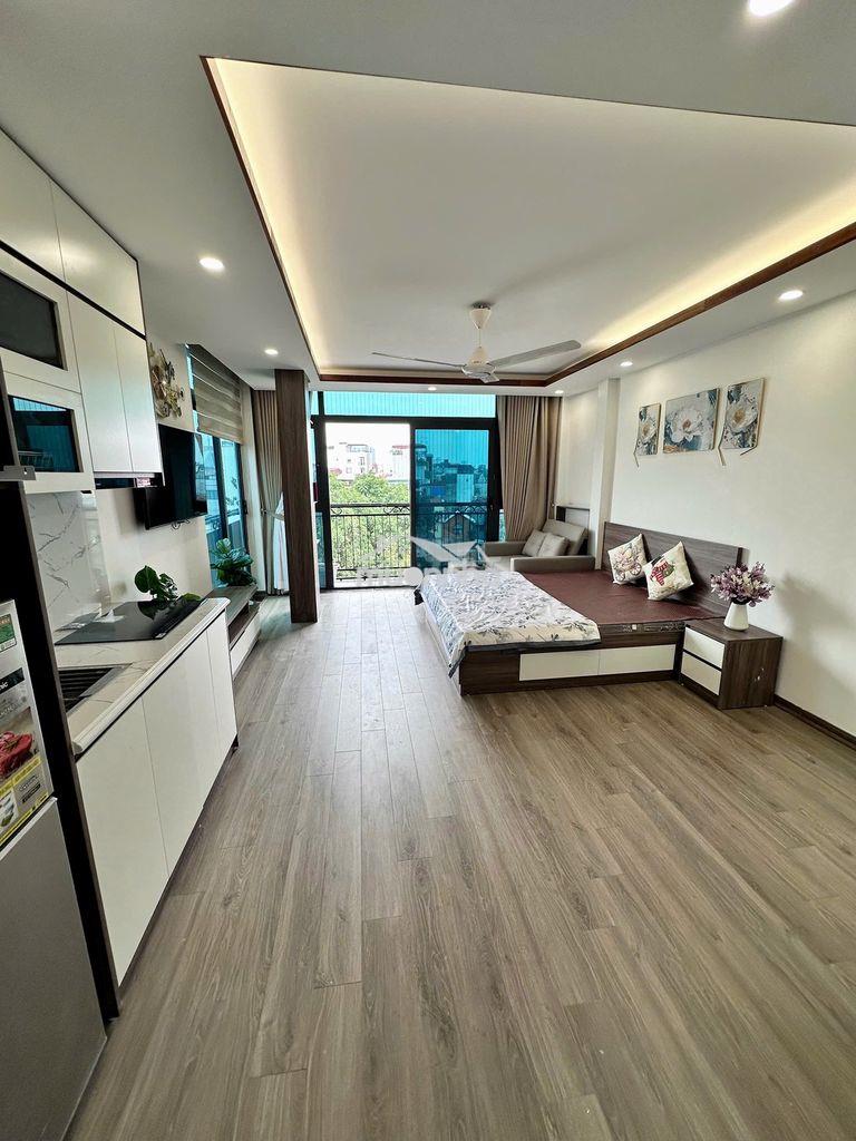 Thuê gấp phòng ban công sáng thoáng trần quốc hoàn; full đồ ở luôn