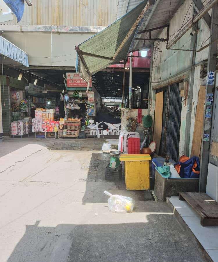 Nhà trong chợ - 2