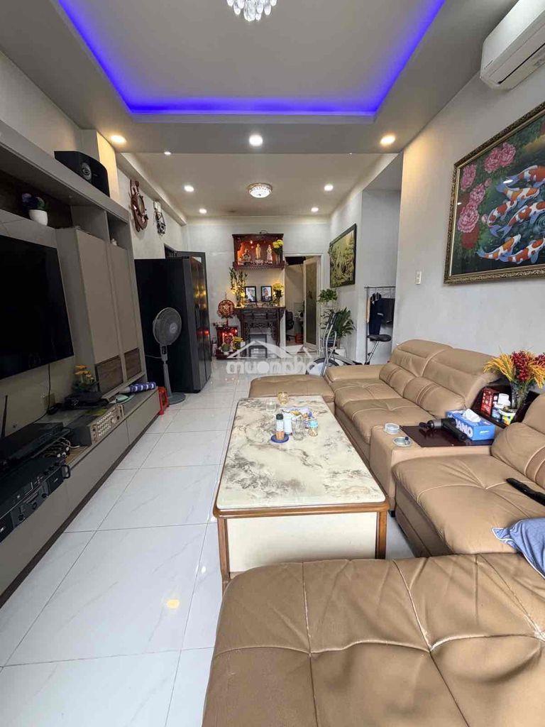 Q5 c/c hùng vương lầu 2 , sát bên bv đại học y dược , nhà mới ken ở ng