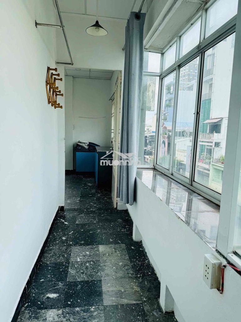 Cho thuê 2 pn 2 wc ban công ngay chợ bàn cờ nhận 4 người 4 xe - 4