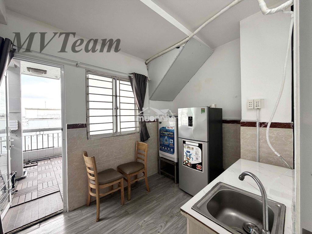 Cho thuê penhouse thang máy - mặt tiền - quận 10 - 1pn - 1pk - 1 sân - 2