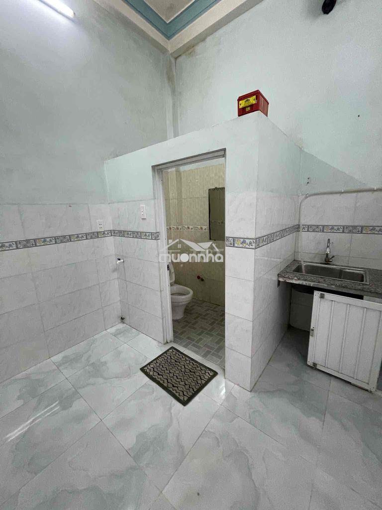 Phòng cho thuê có may lanh đông hưng thuận 17 - 4