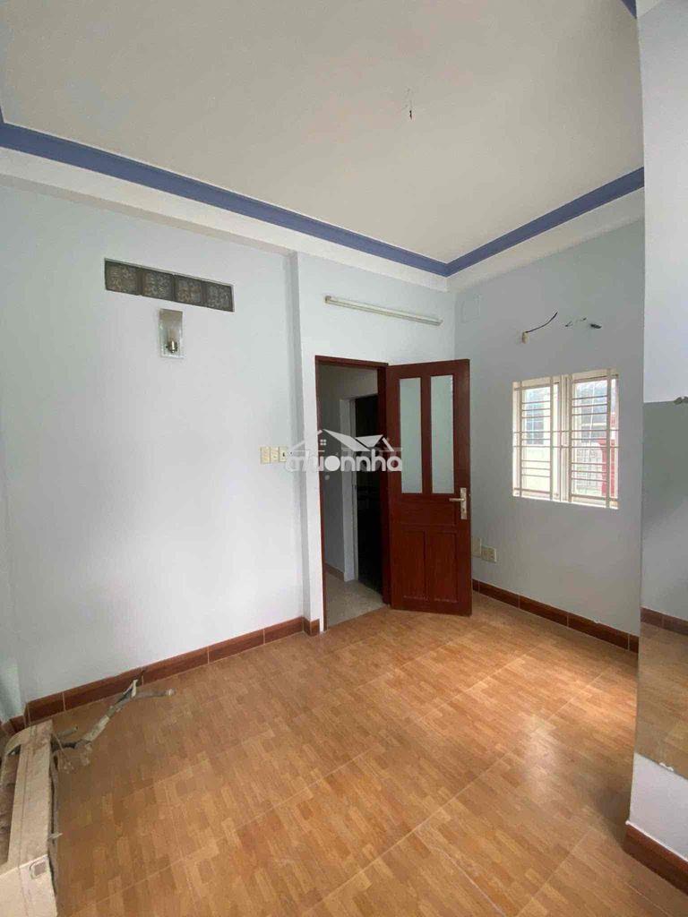 Cho thuê nguyên căn hẻm 87 trần phú p4 q5