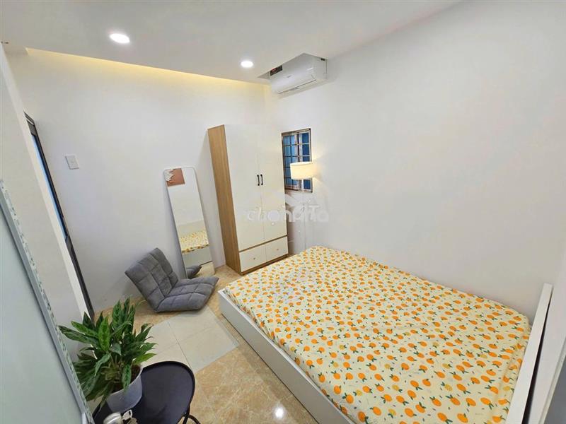 Phòng 1pn cửa sổ trời full nội thất