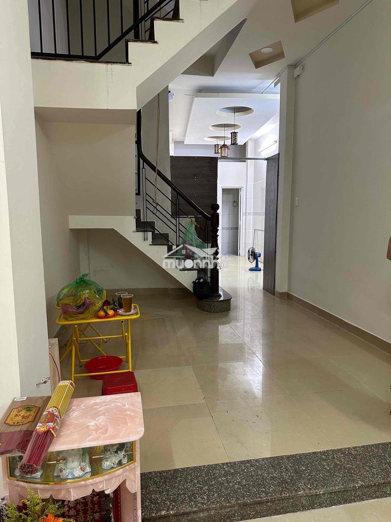 Cho thuê phòng 27m2 quận 11