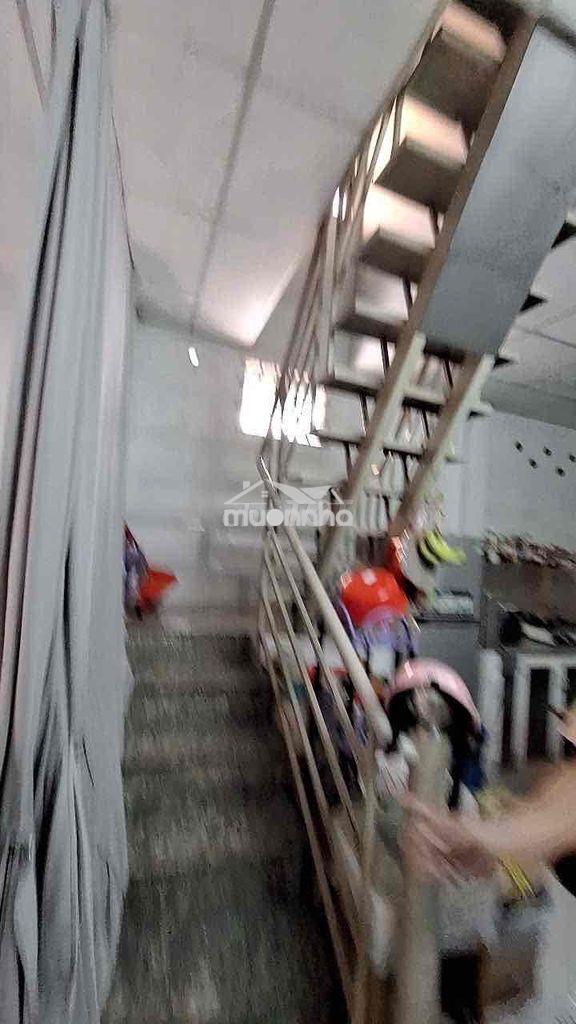 Cho thuê nhà 4x15m, 1 lầu, 2pn, 2wc, góc 2mt, hẻm 3m thông, nvq, q12 - 3