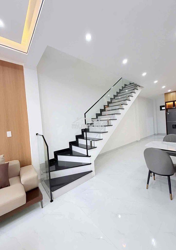 Nhà 2 tầng - hẻm xe hơi - phạm văn đồng - 3
