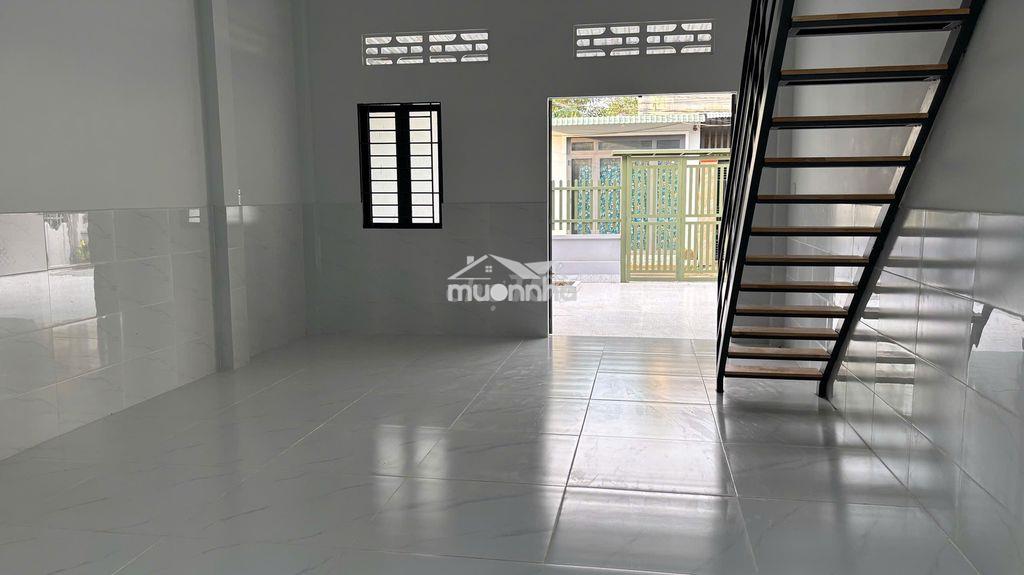 Nhà căn đôi mới xây, nội thất đẹp, sân rộng xe hơi... - 4