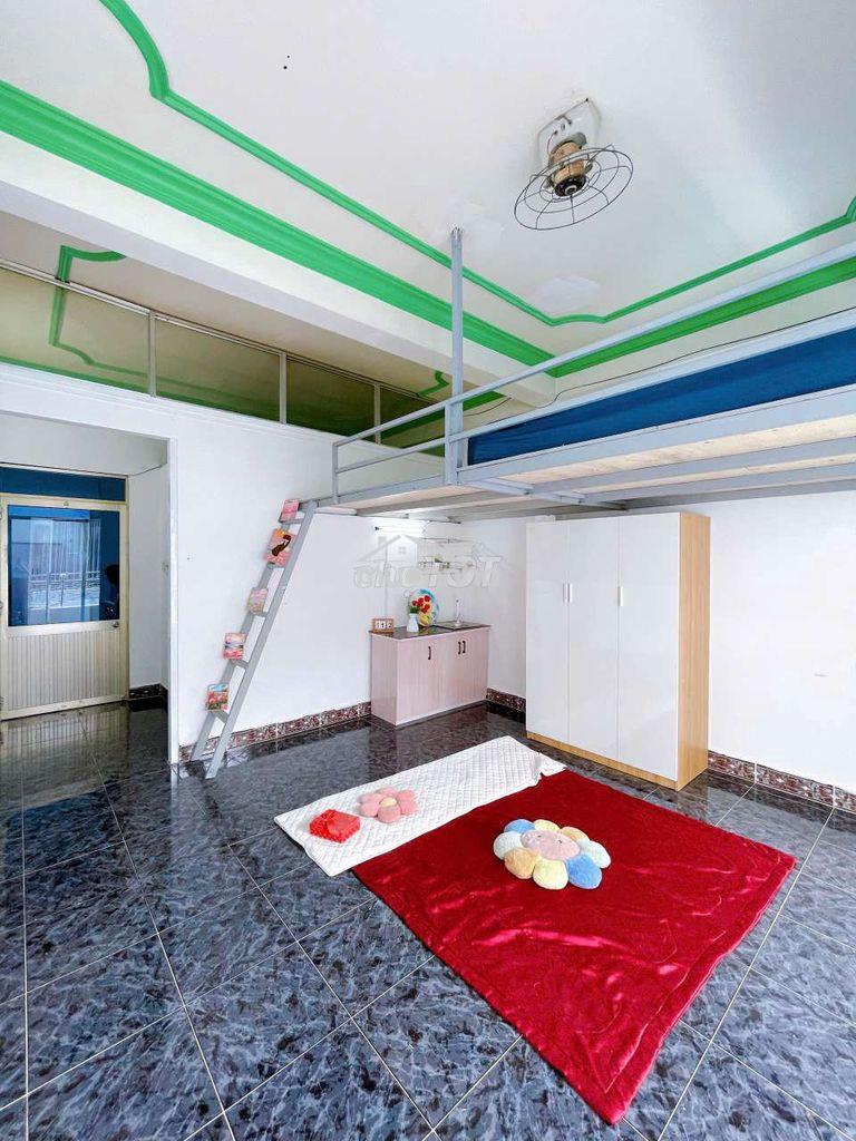 Phòng ban công rộng 30m² – siêu thoáng 🌿 - 3