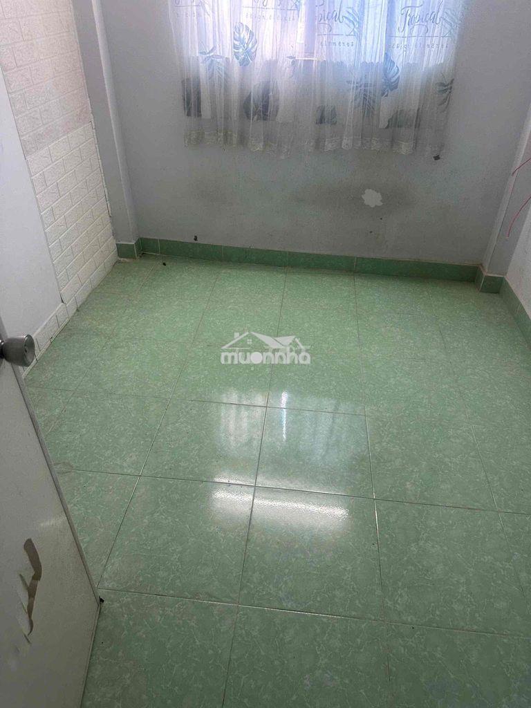 Bán nhà 3 tầng công năng đầy đủ. trên đường tôn đản - 3
