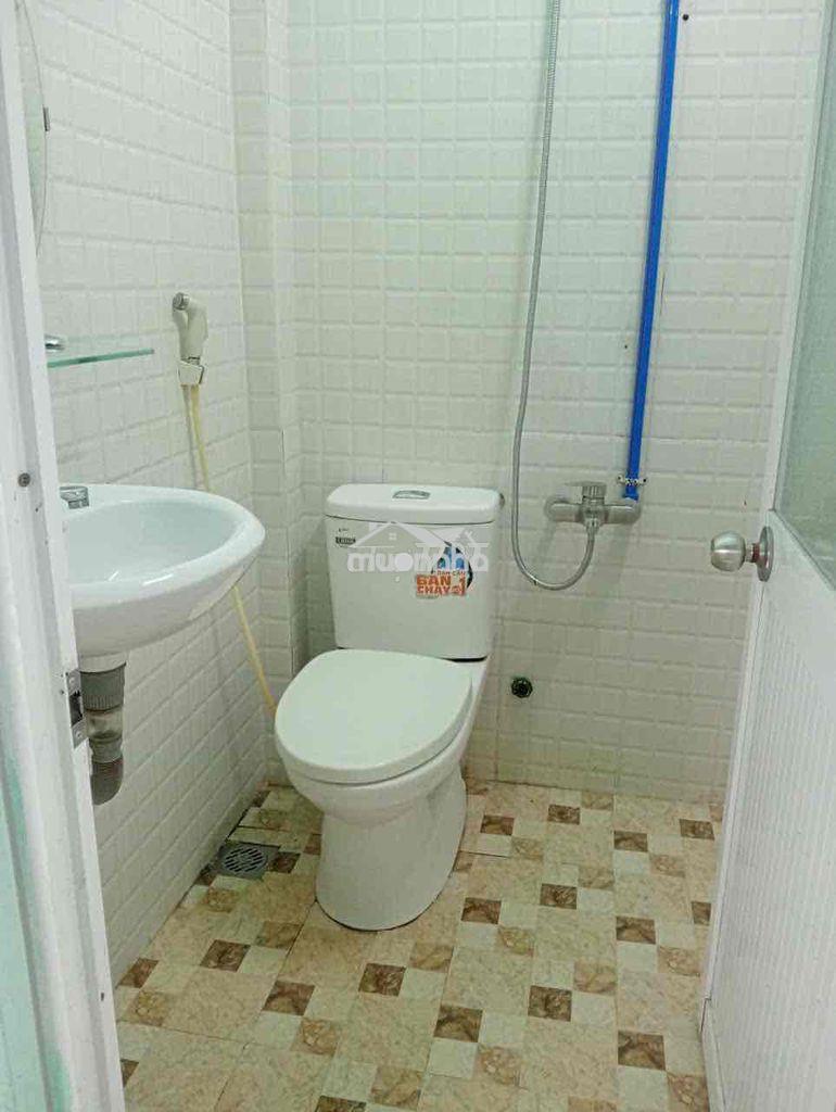 Phòng q10 có gác, máy lạnh - gần bách khoa, huflit - 2