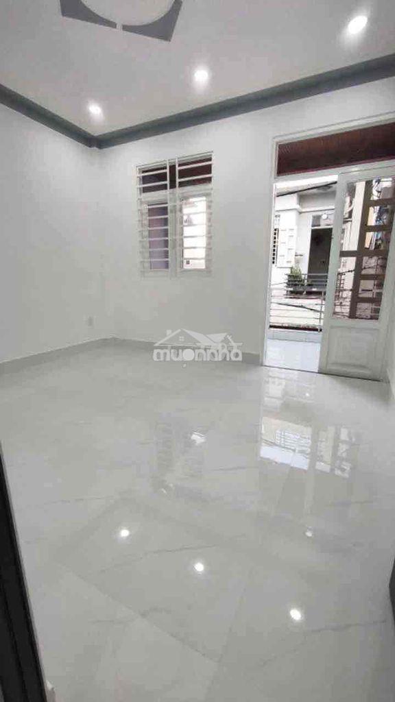 Nhỉnh 3 tỷ - hxh tránh - 2 tầng - 4pn -100m2 -phan văn hớn  hôc môn - 4