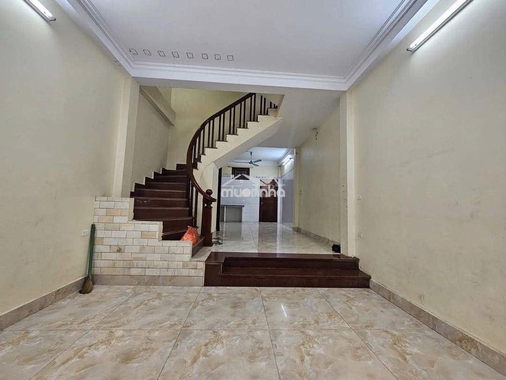 Cho thuê nhà thượng thanh- 5pn- vỉa hè- ô tô tránh. làm vp, kinh doanh - 3