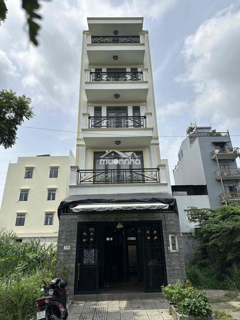 Nhà phố kdc phong phú 4 công viên trước nhà