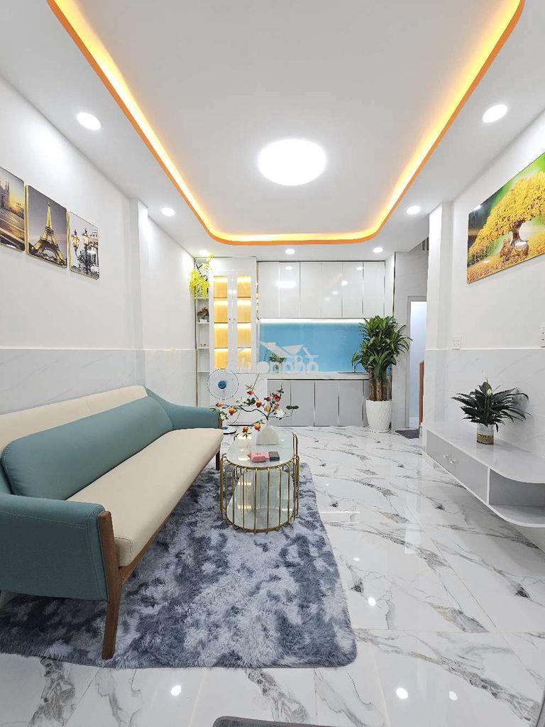 Nhà đẹp 3 lầu âu dương lân 
