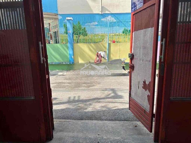 Nhà riêng ở và làm mặt bằng