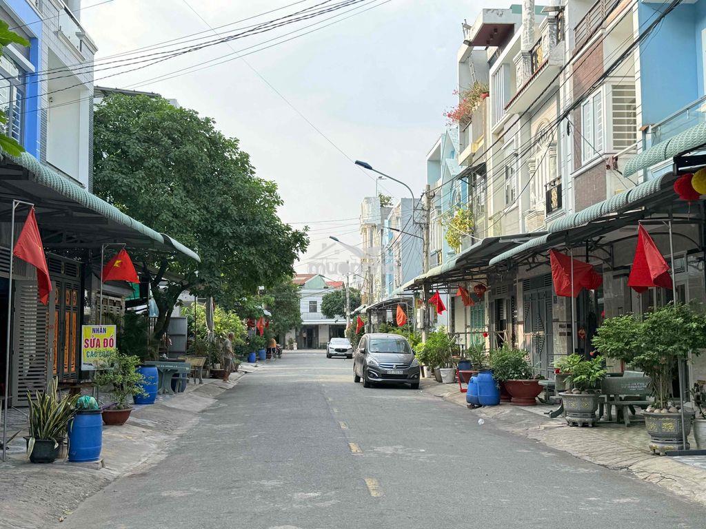 Nhà phố bình dương cách thủ đưc hcm 3km - 4