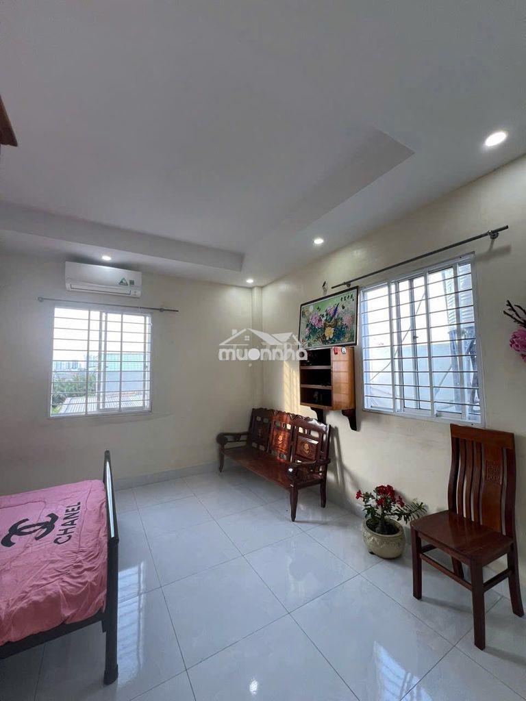 Cho thuê chdv phòng bancony toilet riêng lê văn lương, giá 3.5