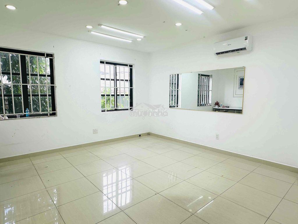Cho thuê nhà phố cityland 1 hầm 4 lầu. máy lạnh chỉ 43triệu (bao thuế) - 2