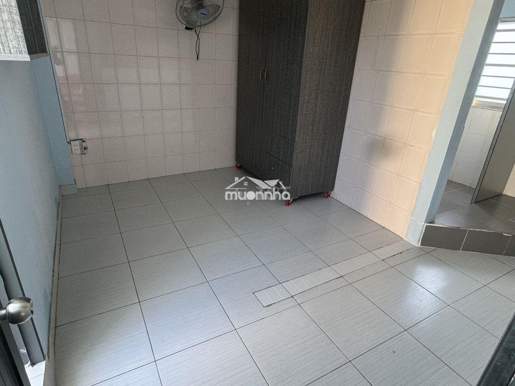 Phòng nguyên hồng, full nội thất, có ban công, lầu 3 - 2
