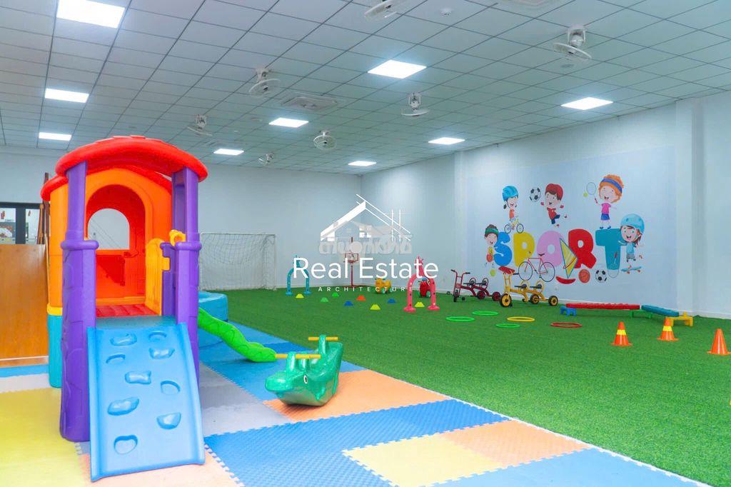 Cho thuê nhà nguyễn thái bình p12 q.tân bình, dt: 10x25m, 1 trệt 2 lầu - 3